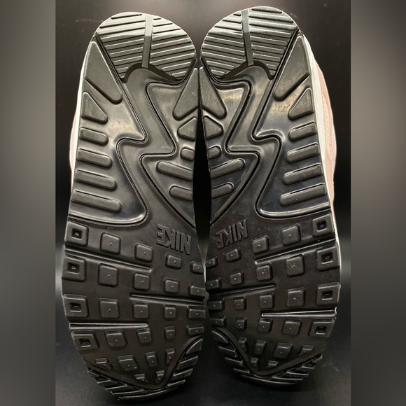 Nike Air Max 90 WMNS 'Barely Rose' NEW - Picture 5 of 5